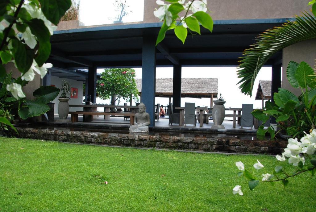 Cafe Alberto B And B Senggigi Exteriér fotografie